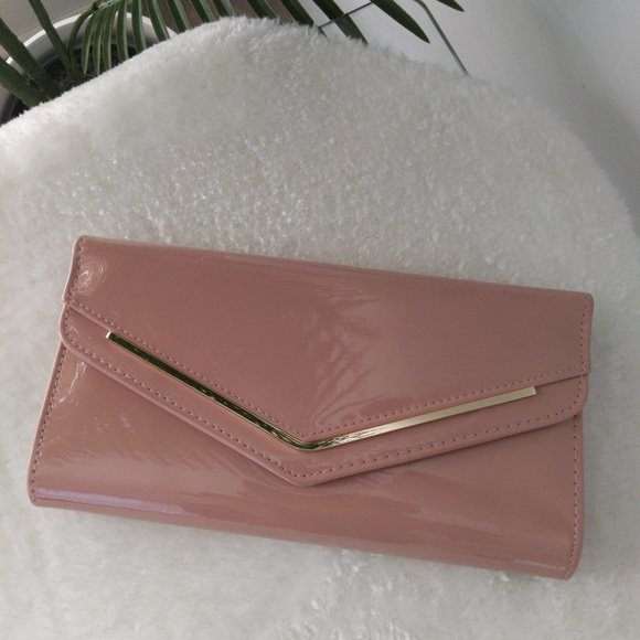 Aldo Oversized Pink Clutch - Picture 2 of 5